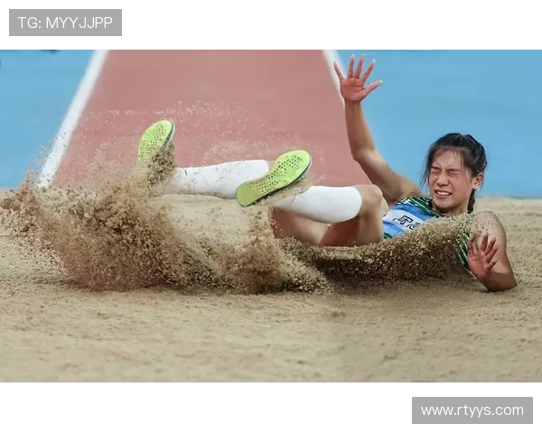 全运会田径女子4X400米接力决赛精彩上演 见证速度与激情的巅峰对决